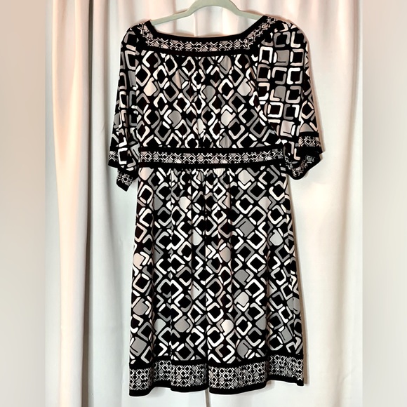 Dress Geometric Print Short Sleeve Apt 9 Small Petite summer evening party - Picture 3 of 6